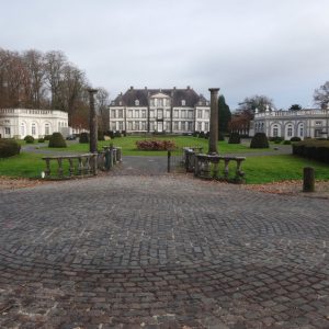 ATTRE - Château d’Attre, Pavillons d’entrée, Rocher